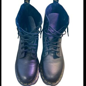 1460 Womens Leather Lace Up Boots